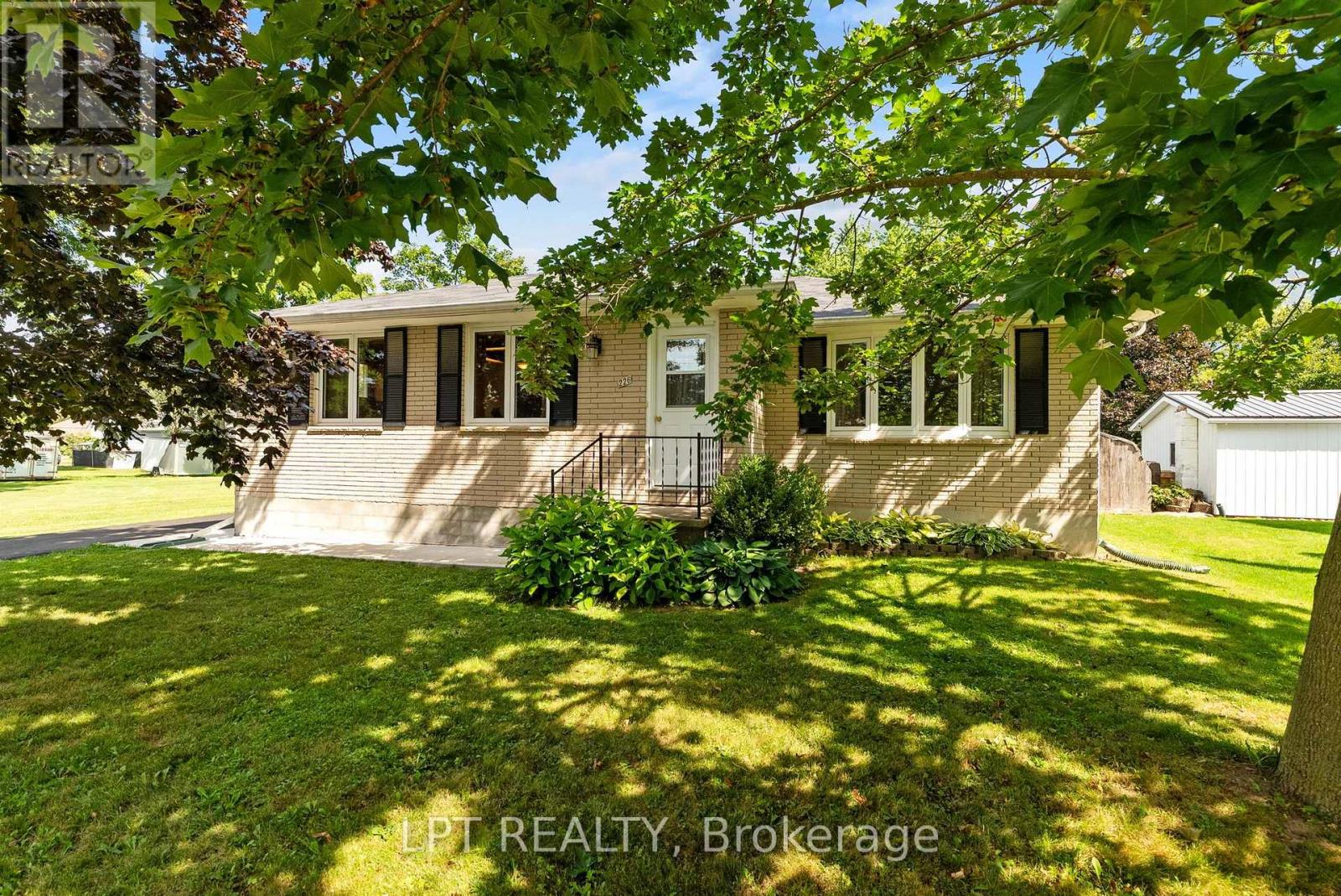 226 TAIN STREET, North Middlesex, Ontario
