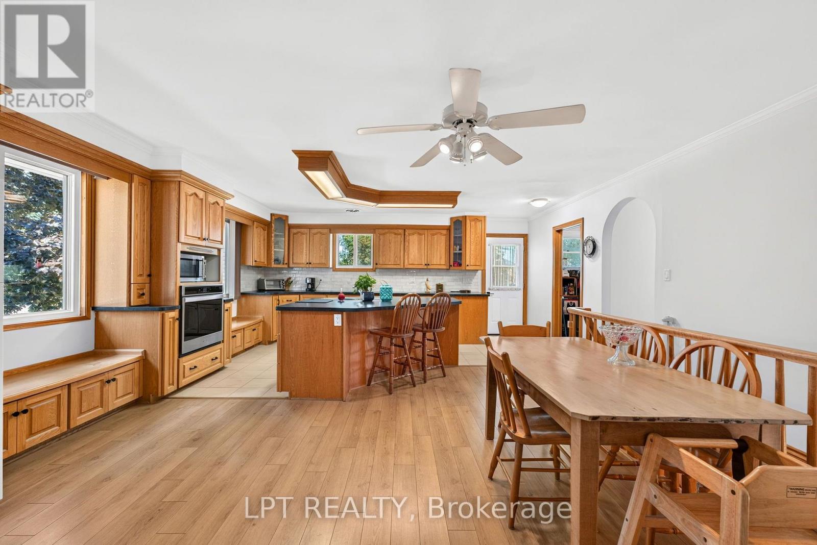 226 Tain Street, North Middlesex, Ontario  N0M 2K0 - Photo 13 - X13698658