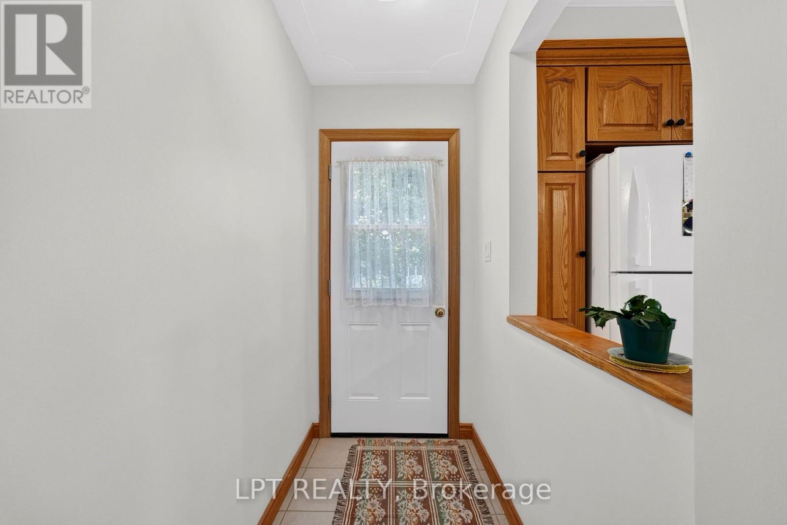 226 Tain Street, North Middlesex, Ontario  N0M 2K0 - Photo 8 - X13698658
