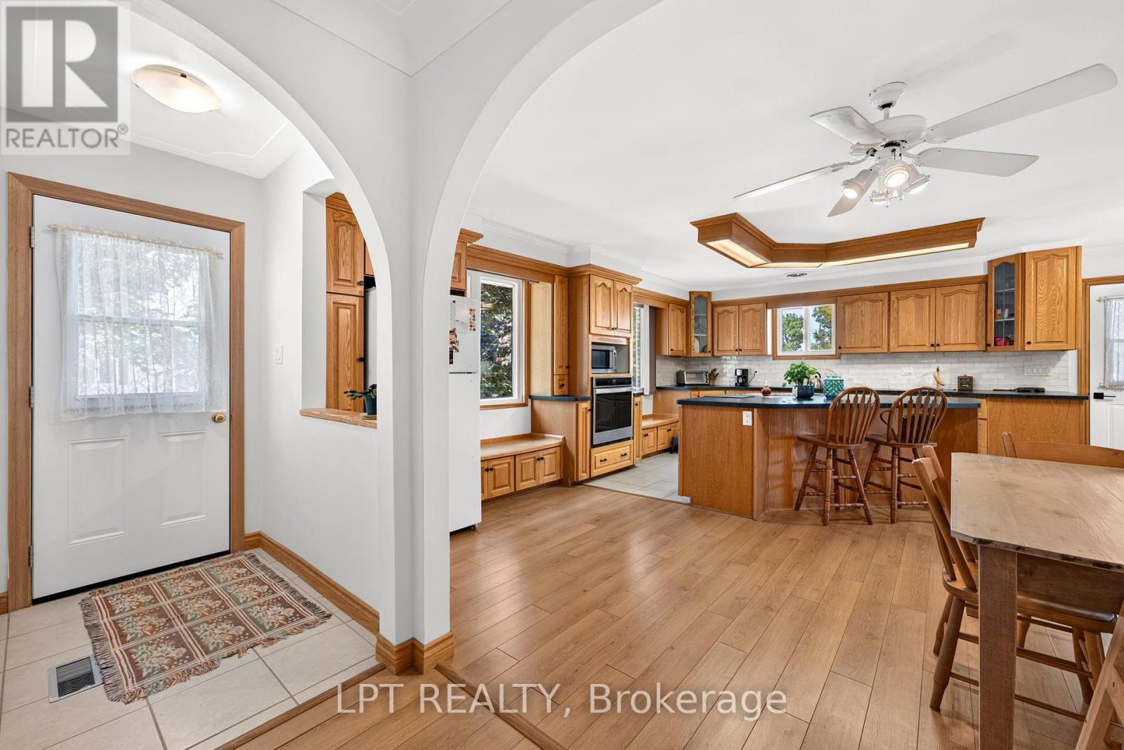 226 Tain Street, North Middlesex, Ontario  N0M 2K0 - Photo 9 - X13698658