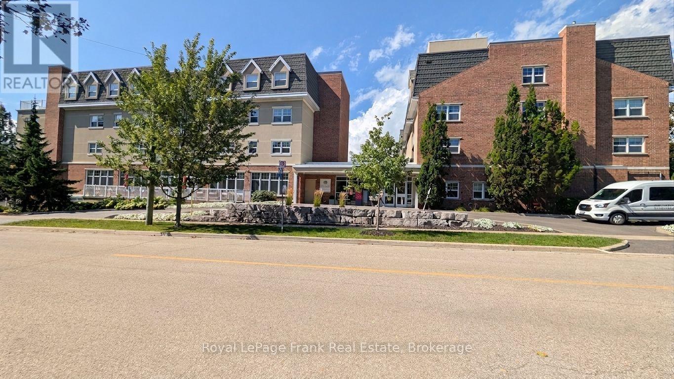425 - 240 Chapel Street, Cobourg, Ontario K9A 0E3 - Photo 2 - X13473672