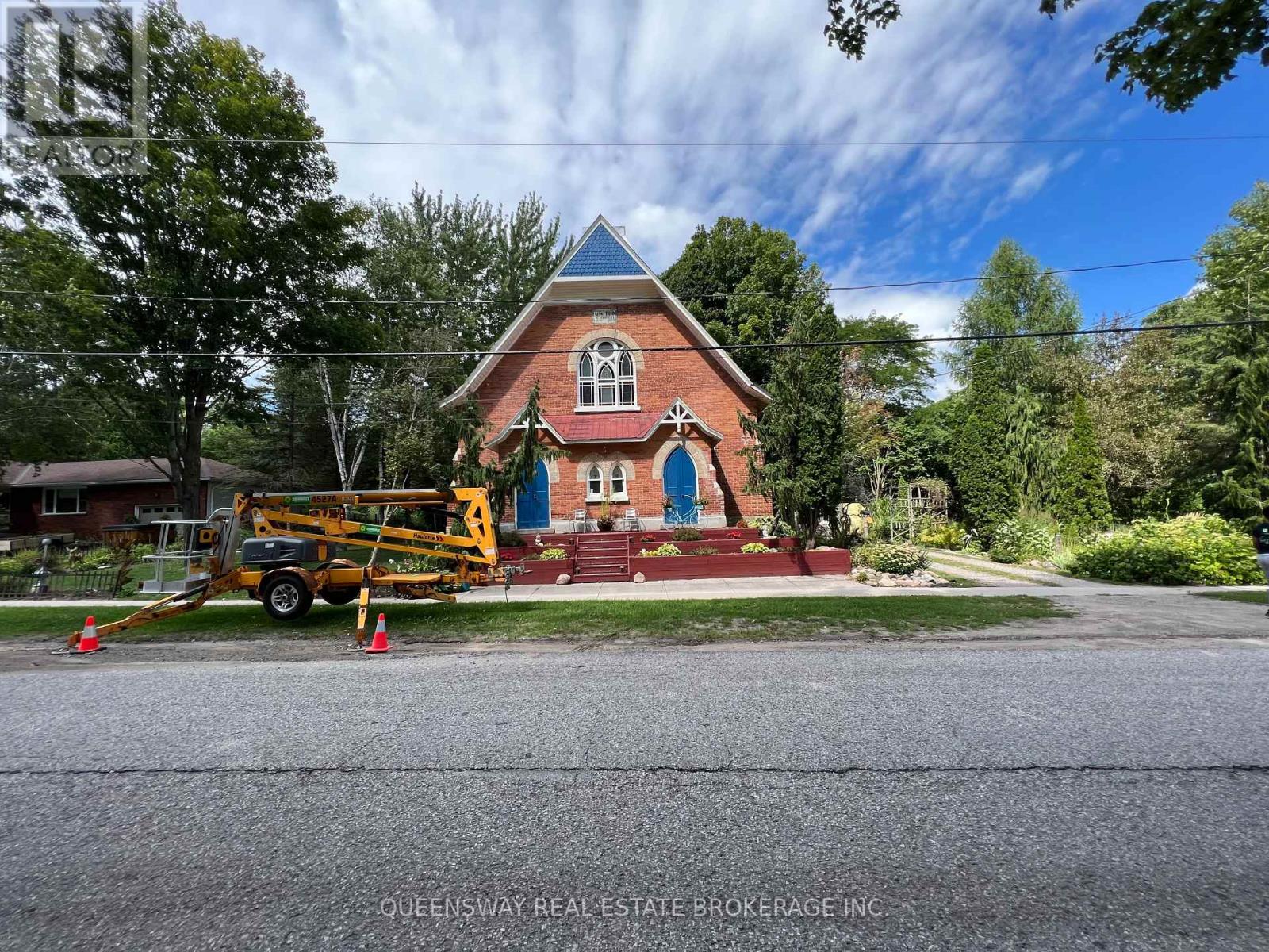 10 MILL STREET W, Springwater, Ontario