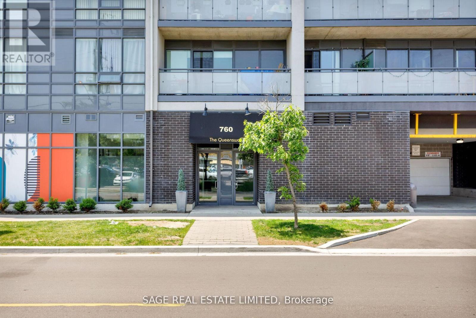 401 - 760 THE QUEENSWAY, Toronto, Ontario