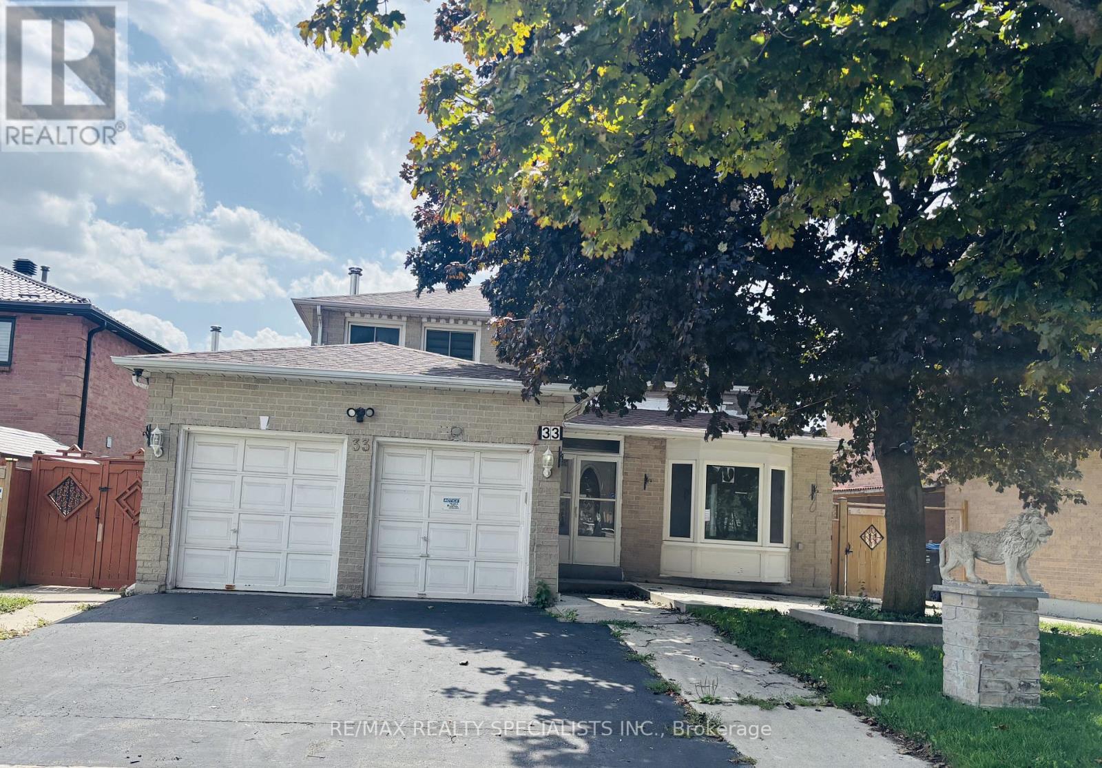 33 Cherrytree Drive, Brampton, Ontario  L6Y 3L7 - Photo 2 - W13698614