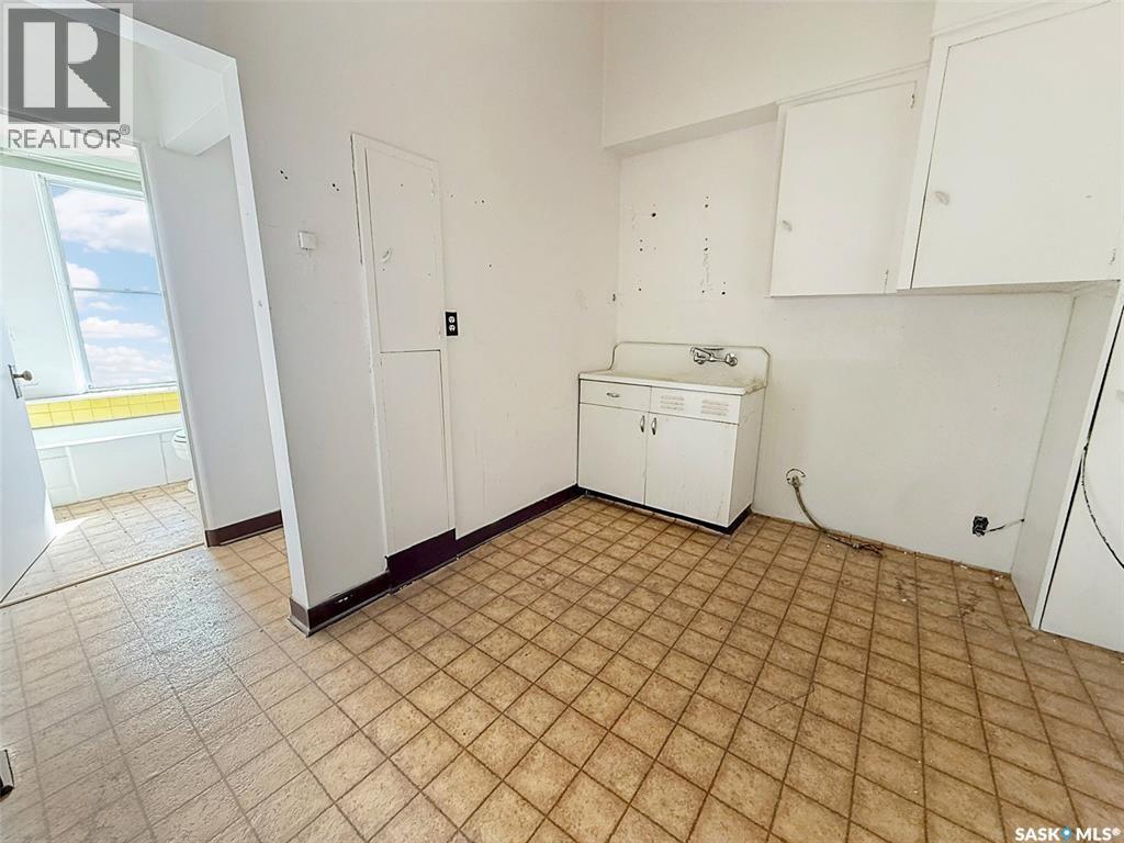 131 Cheadle Street W, Swift Current, Saskatchewan  S9H 0M6 - Photo 40 - SK045988