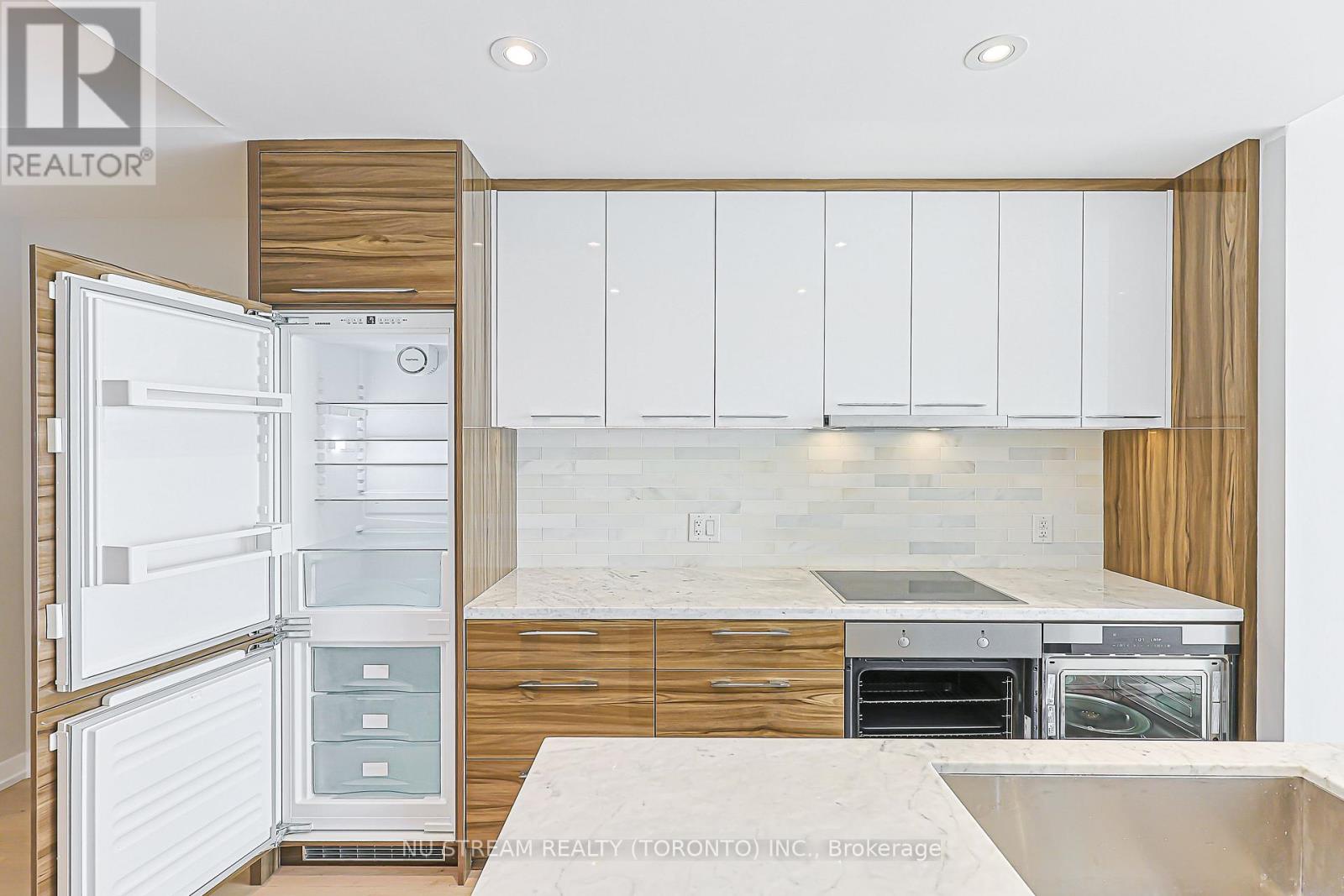 488 University Avenue, Toronto, Ontario  M5G 0C1 - Photo 18 - C13698686