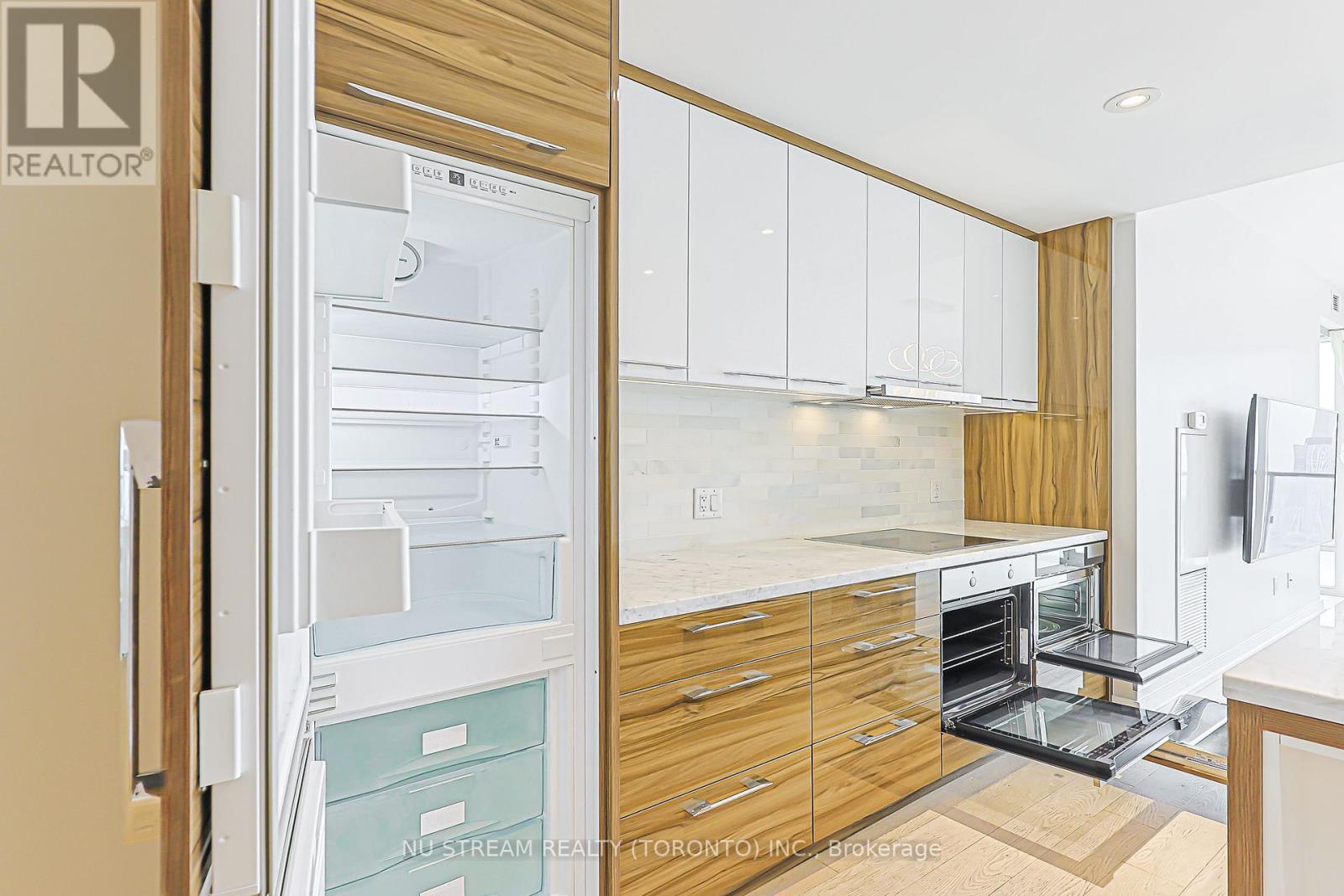 488 University Avenue, Toronto, Ontario  M5G 0C1 - Photo 19 - C13698686