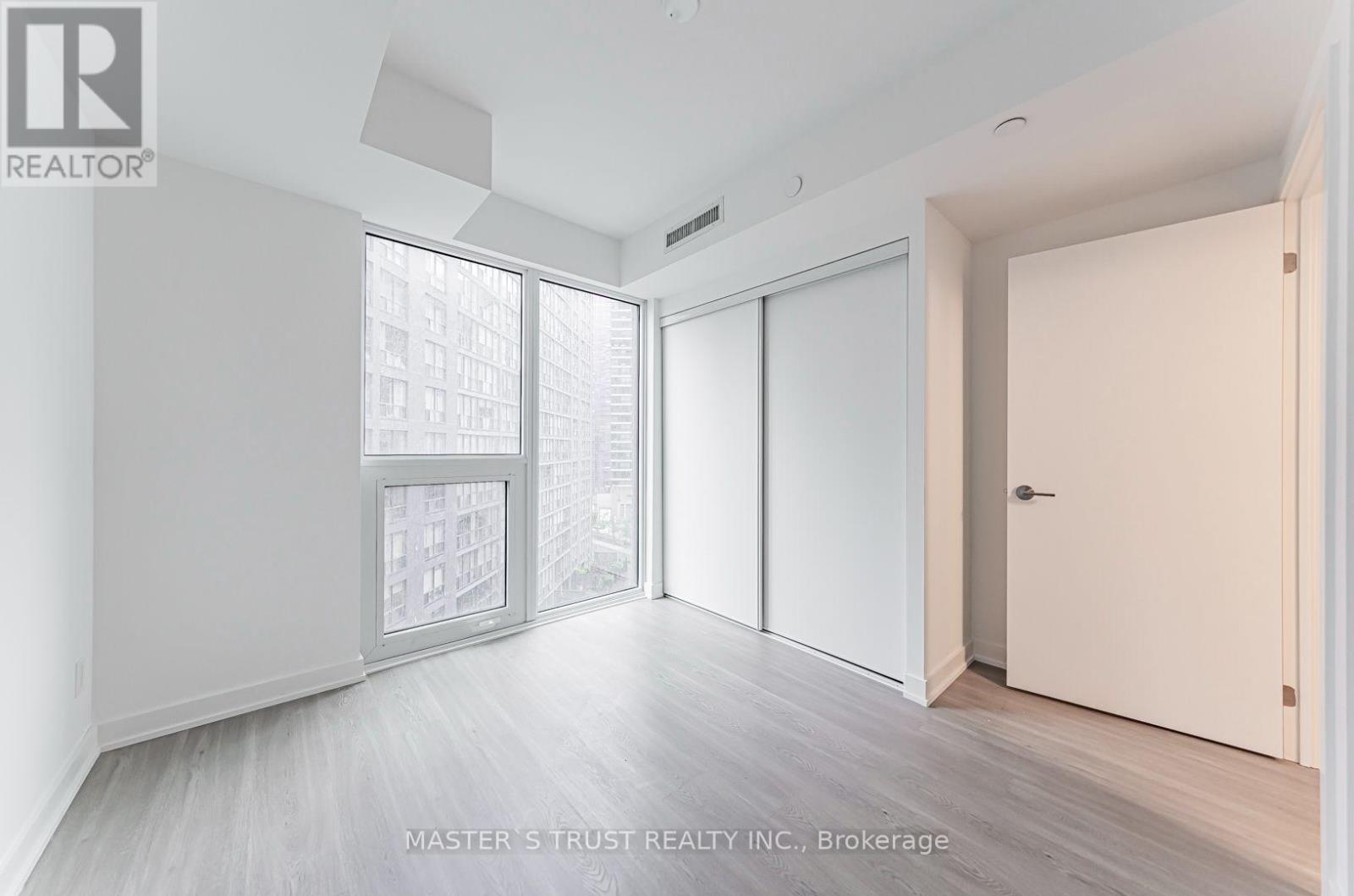 701 - 8 Wellesley Street W, Toronto, Ontario  M4Y 0J5 - Photo 17 - C13698702