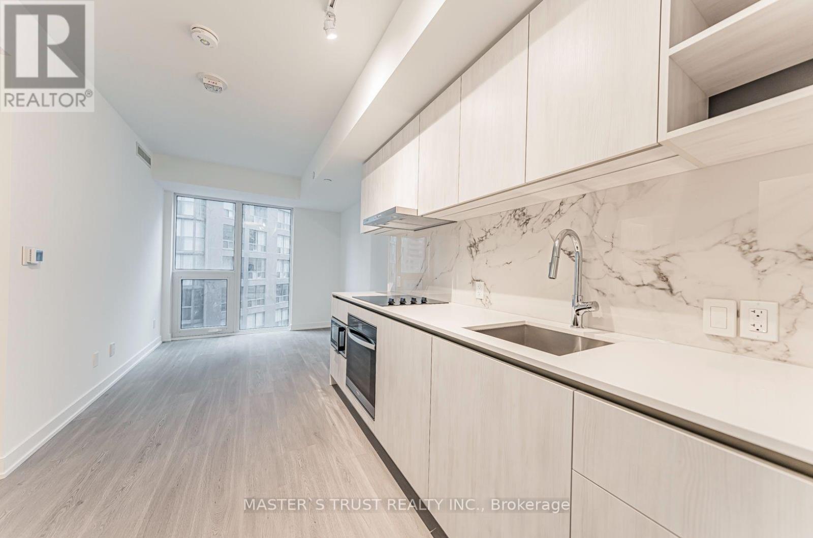 701 - 8 Wellesley Street W, Toronto, Ontario  M4Y 0J5 - Photo 5 - C13698702