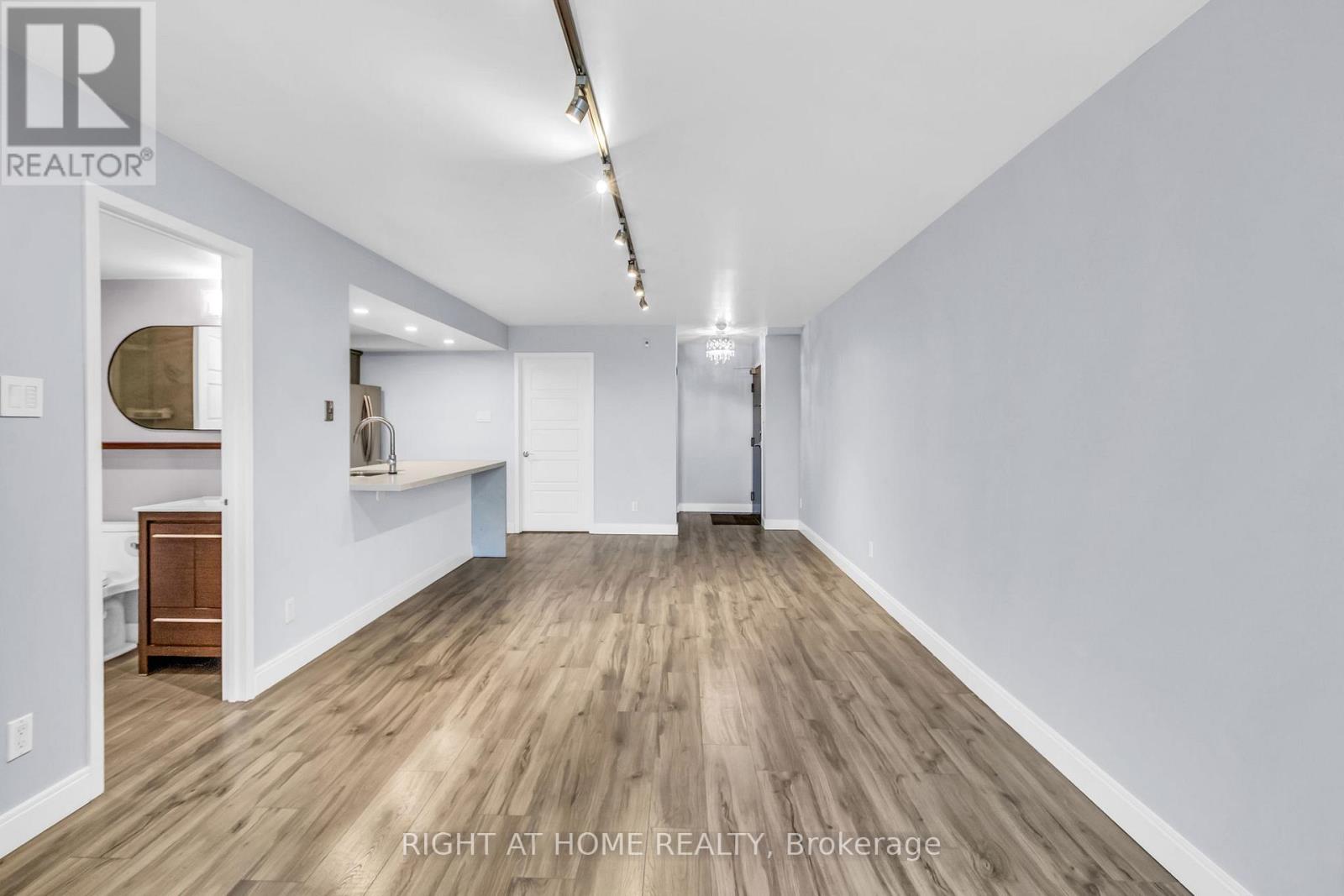 406 - 356 Mcrae Drive, Toronto, Ontario M4G 4G4 - Photo 10 - C13698708