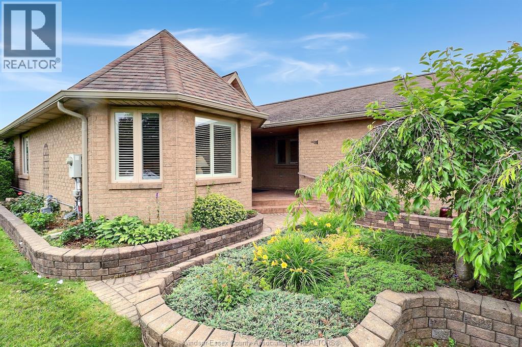 1099 IMPERIAL CRESCENT, Windsor, Ontario