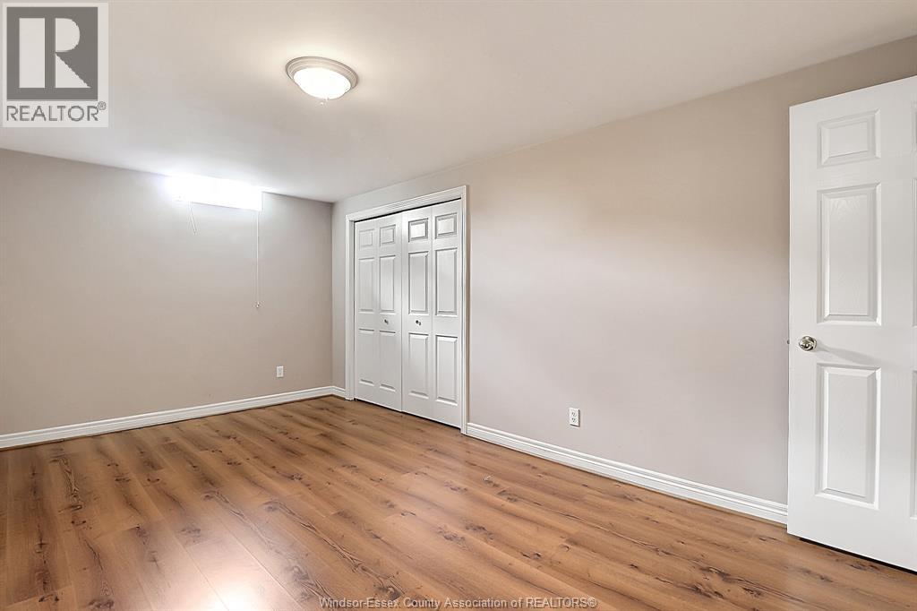 1099 Imperial Crescent, Windsor, Ontario  N9G 2T4 - Photo 36 - 26020401