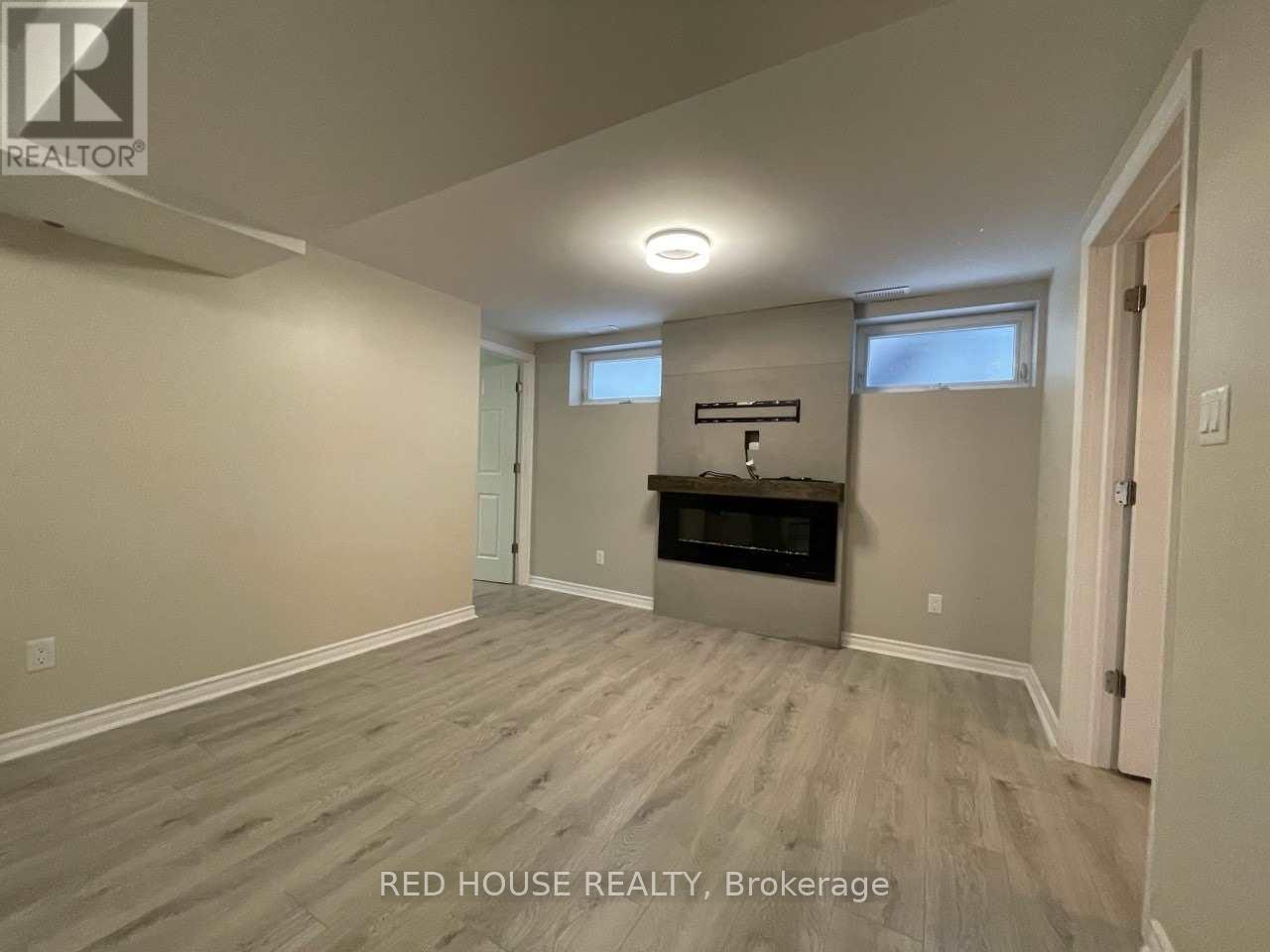 Lower - 69 Simpson Road, Newmarket, Ontario  L3Y 5E5 - Photo 4 - N13698678
