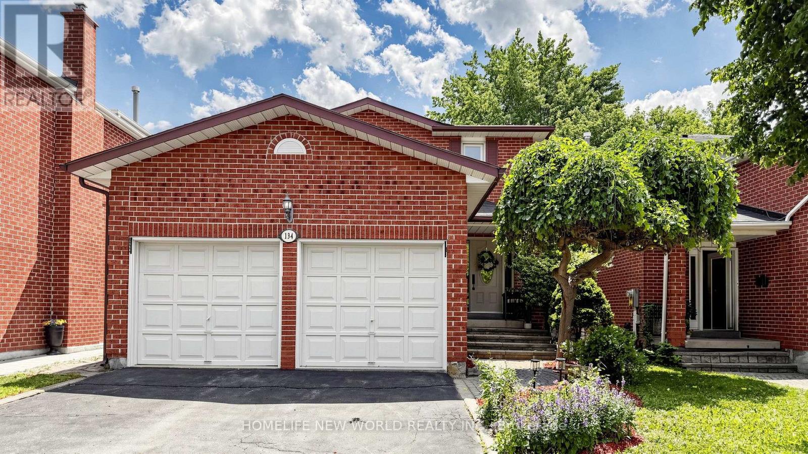 134 CROSBY AVENUE, Richmond Hill, Ontario