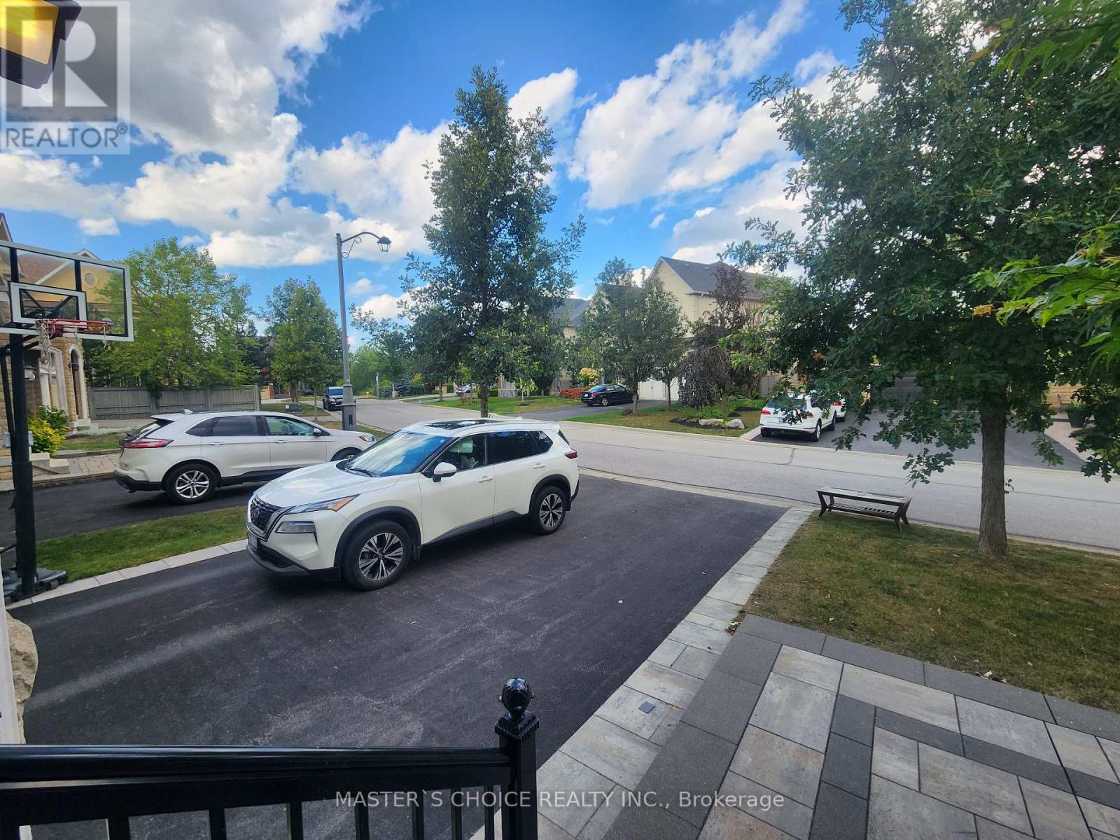 47 Sir Modesto Court, Vaughan, Ontario L6A 4G2 - Photo 2 - N13698712
