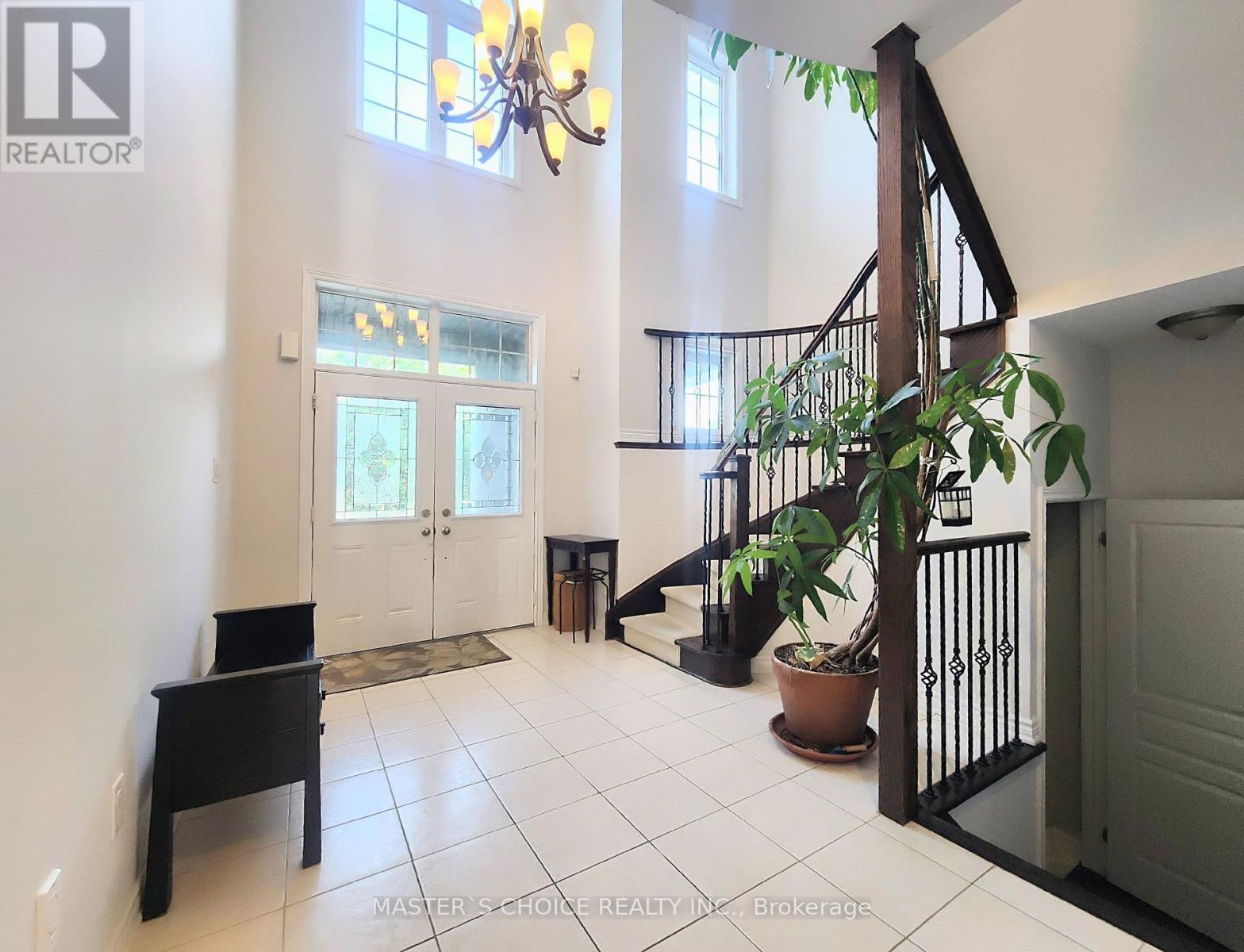 47 Sir Modesto Court, Vaughan, Ontario L6A 4G2 - Photo 3 - N13698712