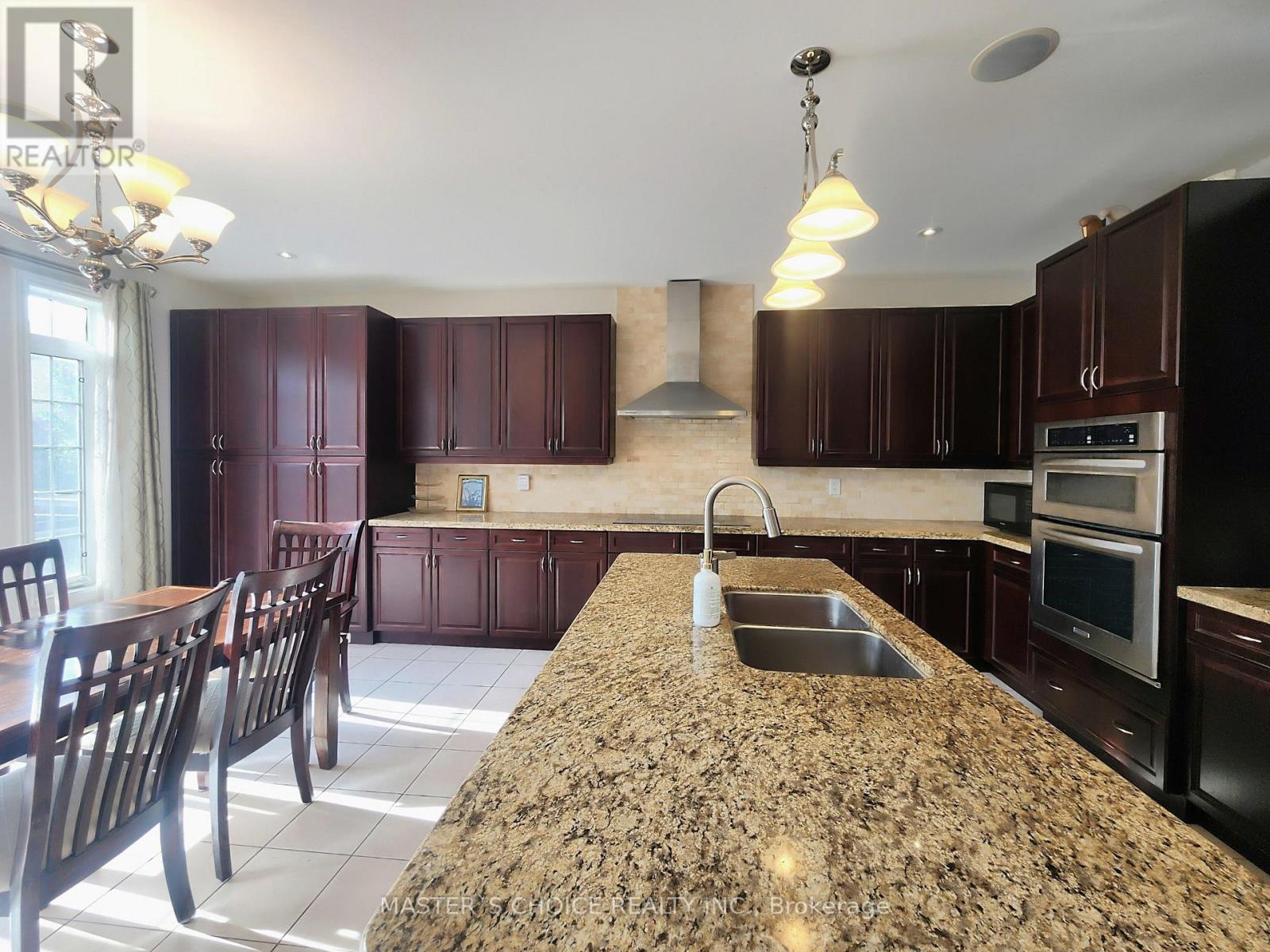 47 Sir Modesto Court, Vaughan, Ontario L6A 4G2 - Photo 4 - N13698712