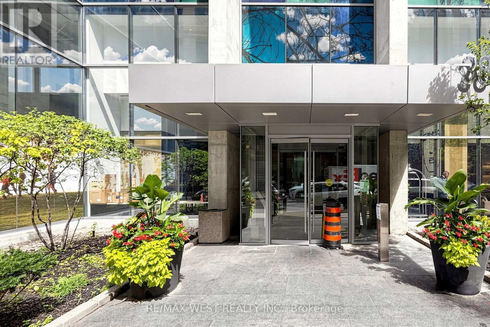 1203 - 38 Grenville Street, Toronto, Ontario M4Y 1A9 - Photo 2 - C13665380