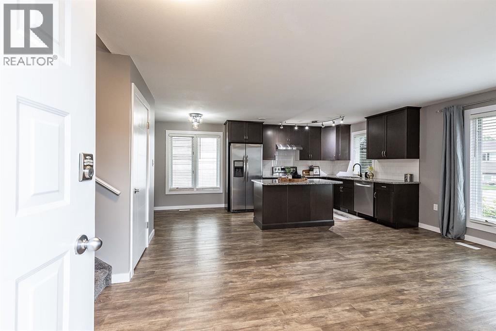 63 Smithson Street SE, Medicine Hat, Alberta T1B 3H6 - Photo 6 - A2336524