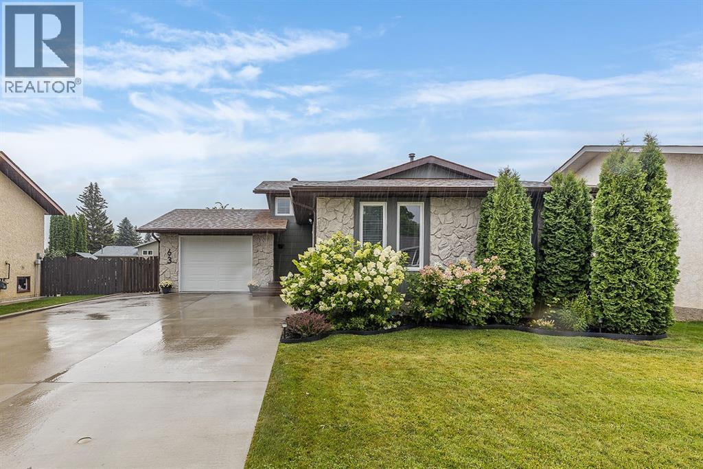 63 Smithson Street SE, Medicine Hat, Alberta T1B 3H6 - Photo 1 - A2336524