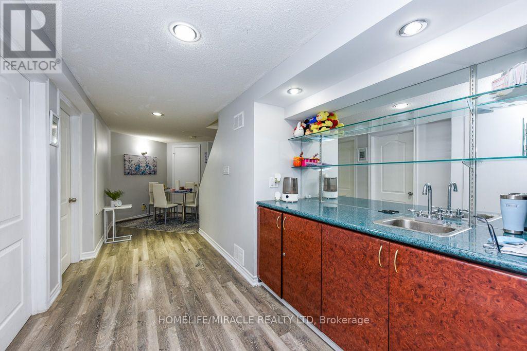 5449 Heritage Hills Boulevard, Mississauga, Ontario  L5R 2H4 - Photo 35 - W13696856