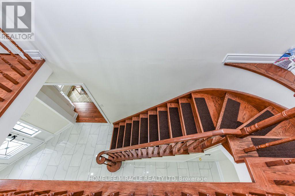 5449 Heritage Hills Boulevard, Mississauga, Ontario  L5R 2H4 - Photo 23 - W13696856