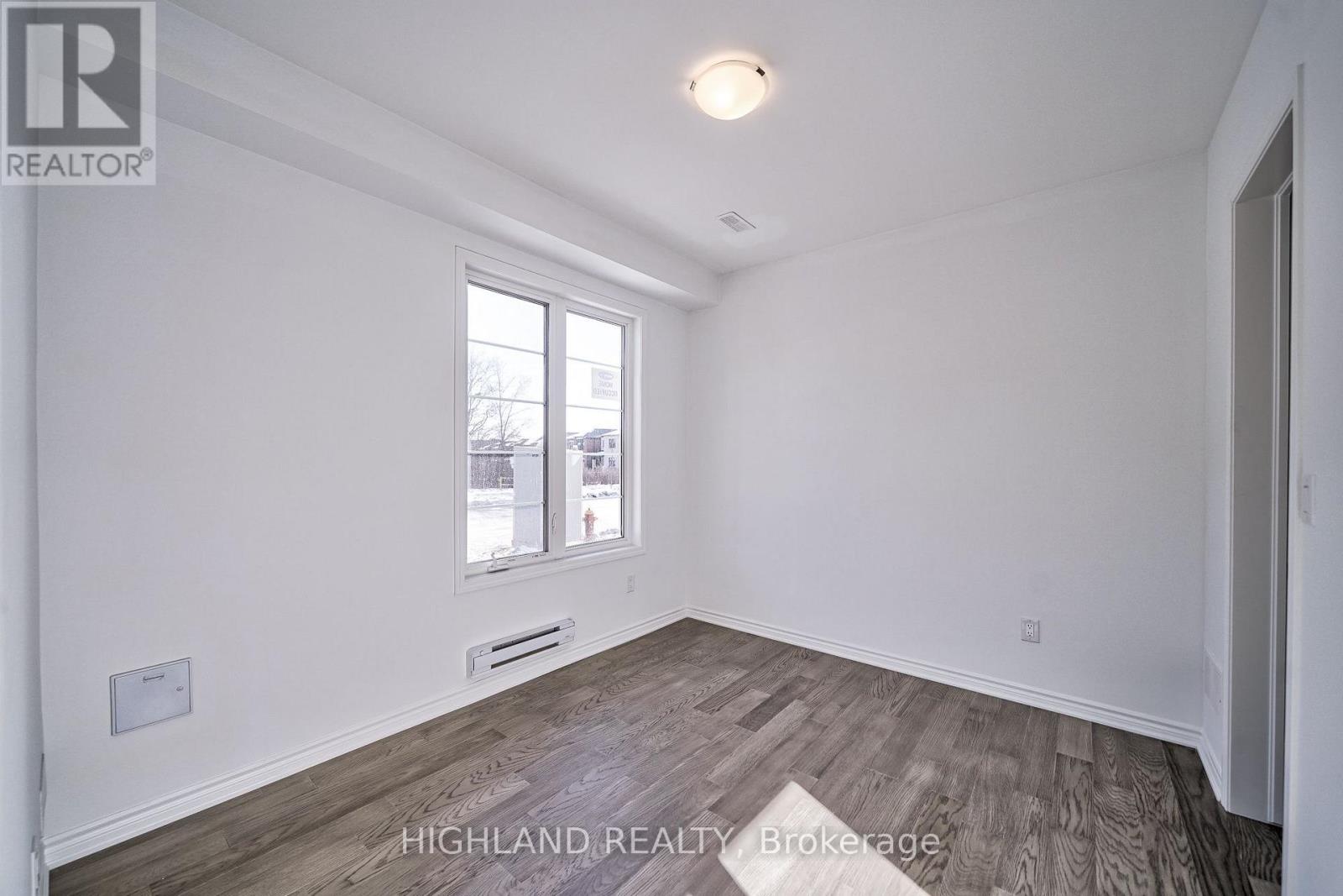 155 Settlers Road E, Oakville, Ontario  L6H 7X7 - Photo 3 - W13698676