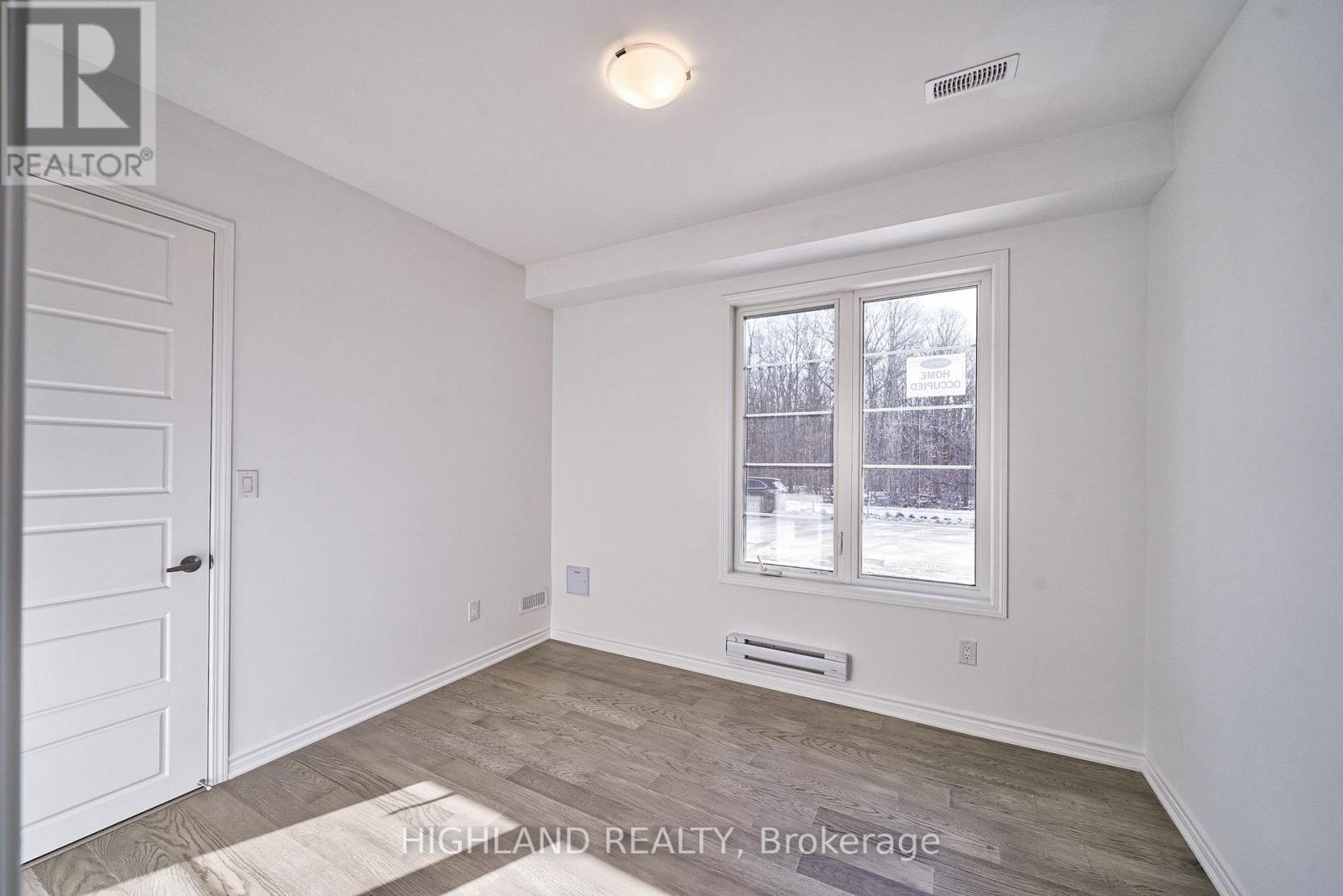 155 Settlers Road E, Oakville, Ontario  L6H 7X7 - Photo 4 - W13698676