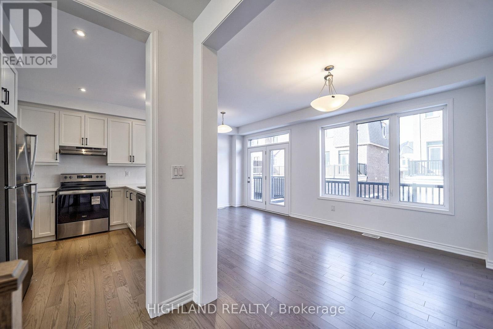 155 Settlers Road E, Oakville, Ontario  L6H 7X7 - Photo 8 - W13698676