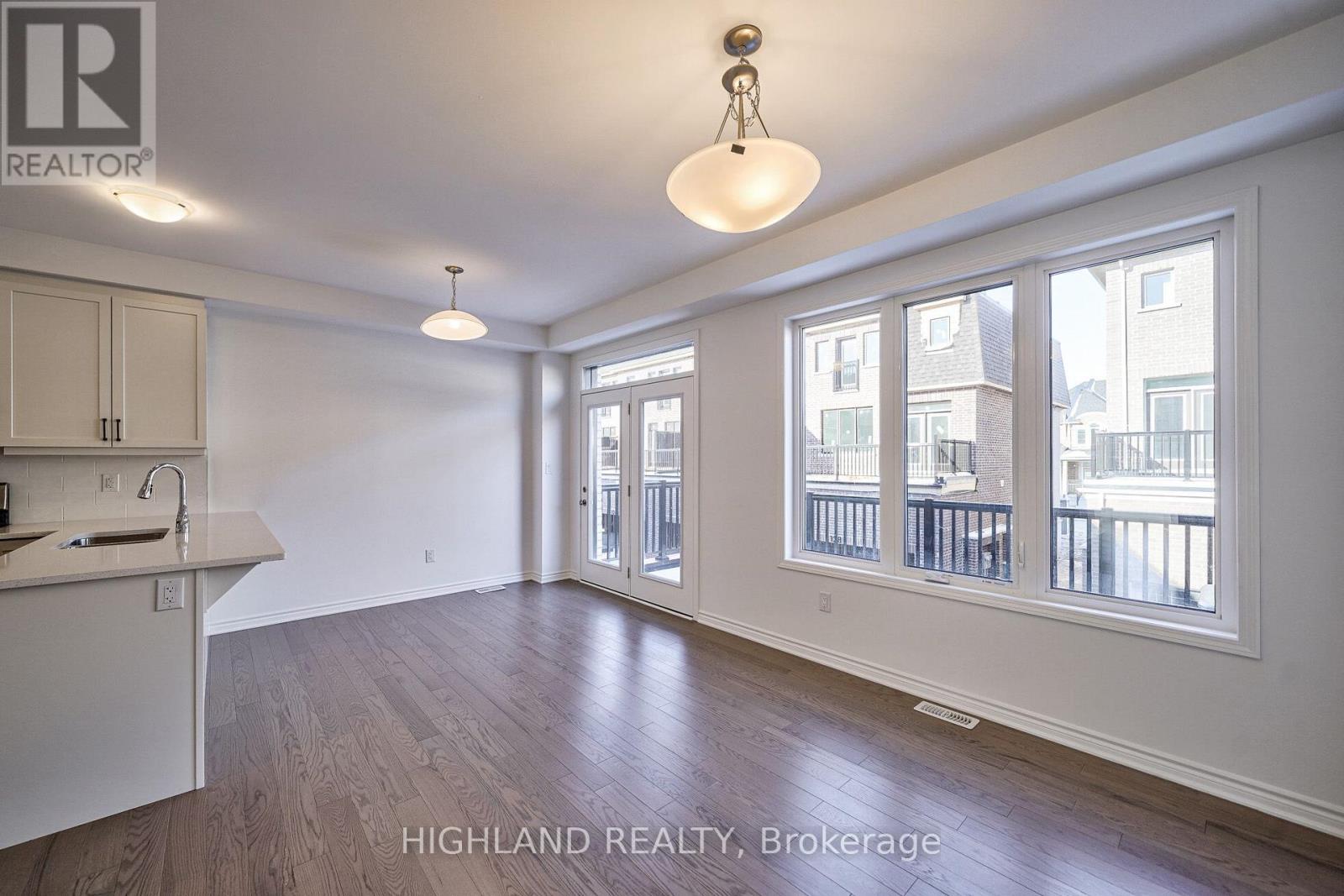 155 Settlers Road E, Oakville, Ontario  L6H 7X7 - Photo 9 - W13698676