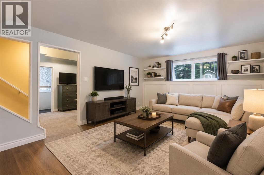 15 Southdale Bay SW, Calgary, Alberta  T2W 1W1 - Photo 24 - A2331756