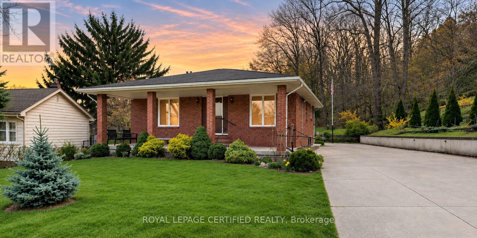84 HOMESIDE AVENUE, hamilton (stoney creek), Ontario