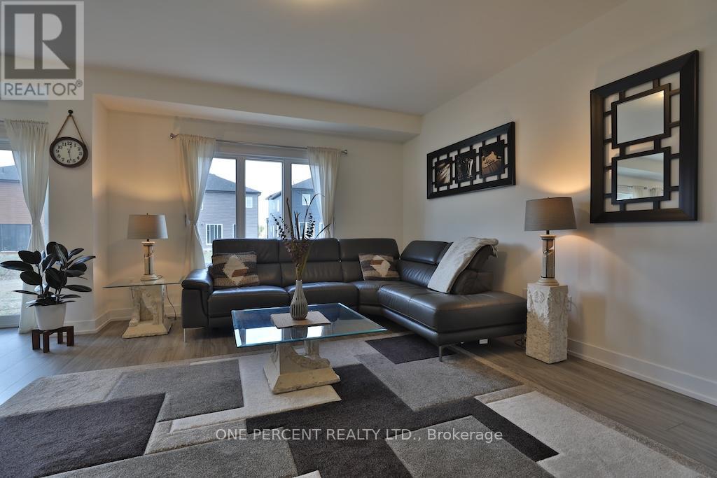 72 Dusenbury Drive, Loyalist, Ontario  K0H 2H0 - Photo 11 - X13698720