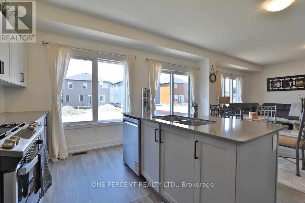 72 Dusenbury Drive, Loyalist, Ontario  K0H 2H0 - Photo 18 - X13698720
