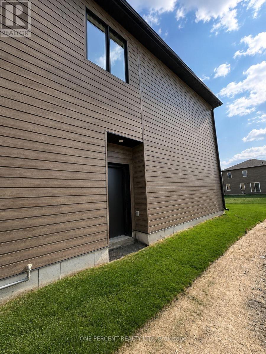 72 Dusenbury Drive, Loyalist, Ontario  K0H 2H0 - Photo 44 - X13698720