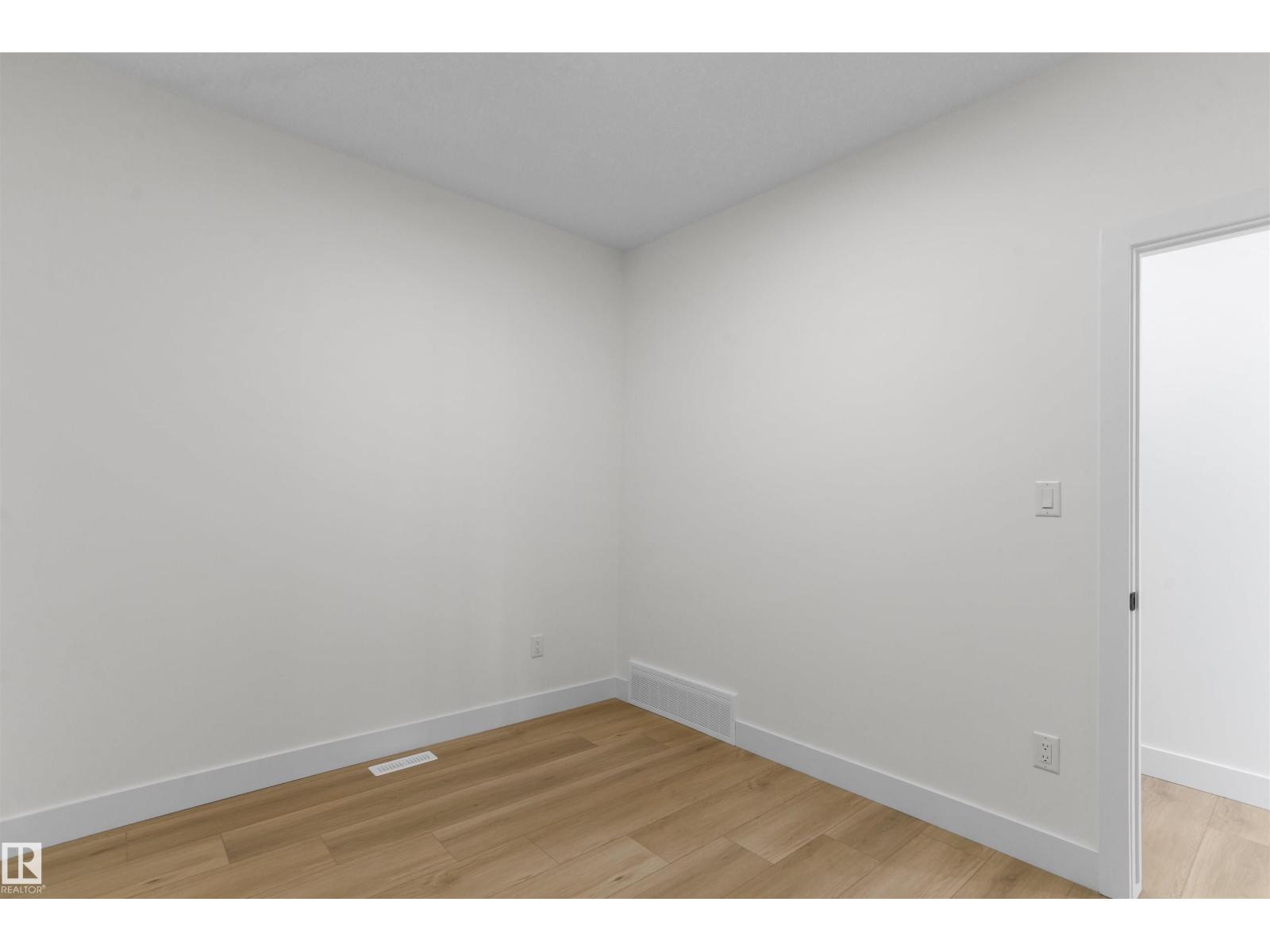 727 158 Av NE, Edmonton, Alberta  T5Y 4M9 - Photo 6 - E4504853
