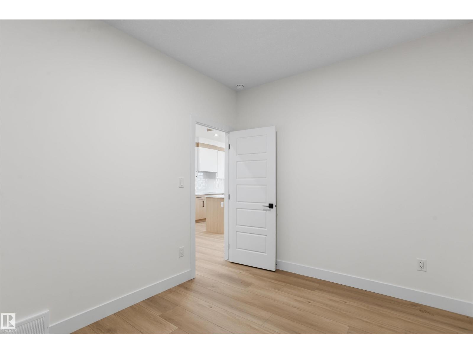 727 158 Av NE, Edmonton, Alberta  T5Y 4M9 - Photo 7 - E4504853