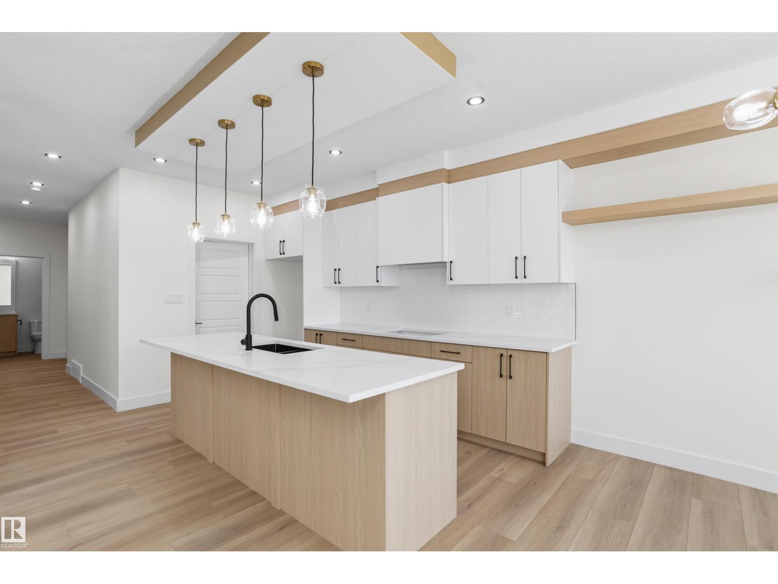 727 158 Av NE, Edmonton, Alberta  T5Y 4M9 - Photo 10 - E4504853