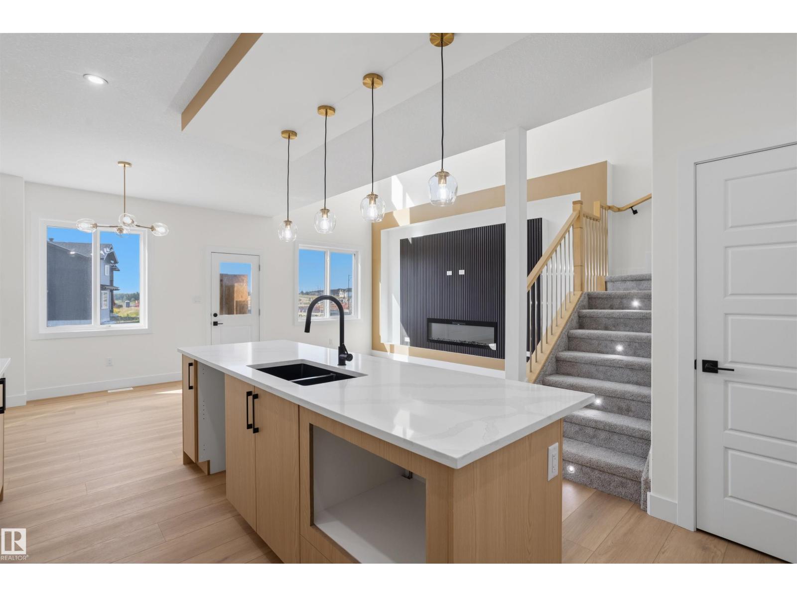 727 158 Av NE, Edmonton, Alberta  T5Y 4M9 - Photo 13 - E4504853