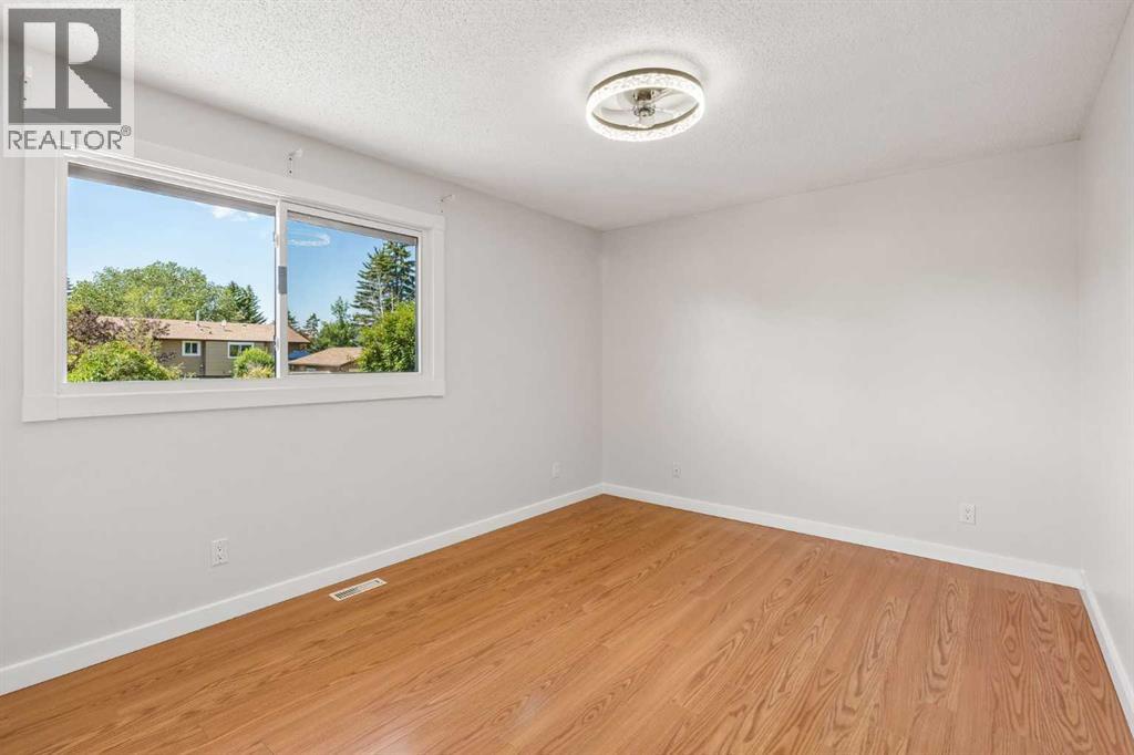 2411 51 Street NE, Calgary, Alberta  T1Y 1C2 - Photo 12 - A2322792