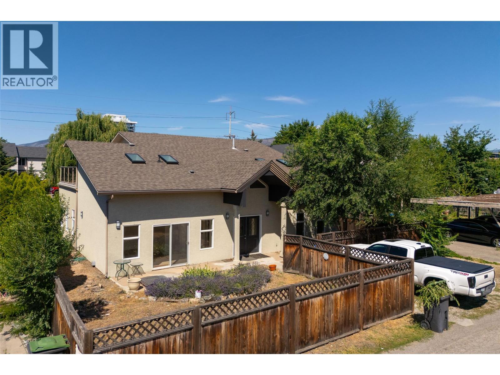 2929 Richter Street, Kelowna, British Columbia  V1Y 2R8 - Photo 2 - 10393780