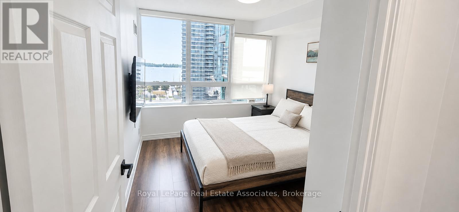 1910 - 19 Grand Trunk Crescent, Toronto, Ontario  M5J 3A3 - Photo 18 - C13694106