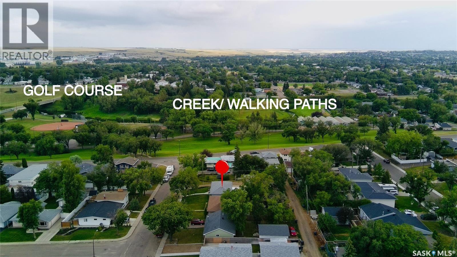 810 11th Avenue NE, Swift Current, Saskatchewan  S9H 2V4 - Photo 2 - SK046214