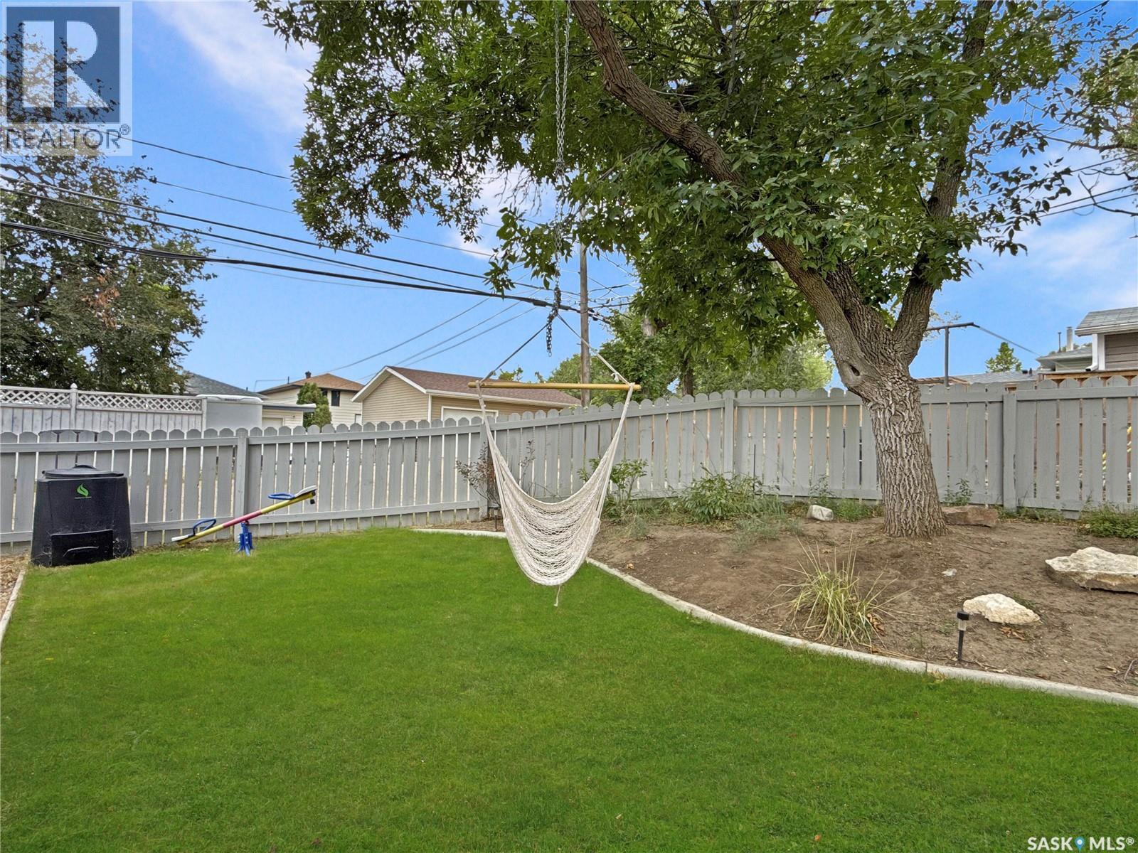 810 11th Avenue NE, Swift Current, Saskatchewan  S9H 2V4 - Photo 30 - SK046214