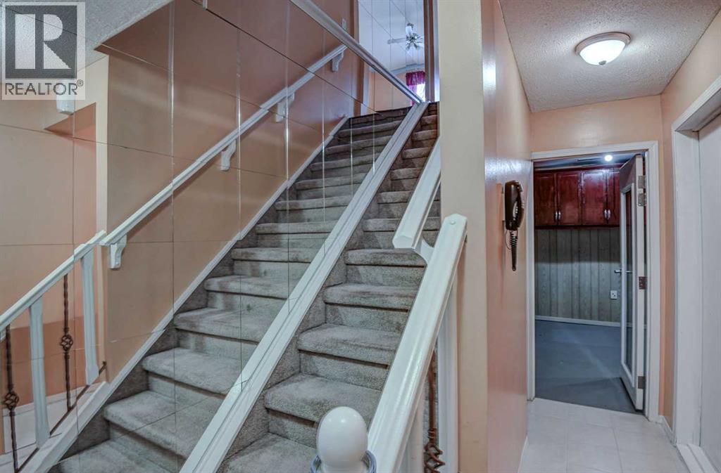 56, 1055 72 Avenue NW, Calgary, Alberta T2K 5S4 - Photo 3 - A2326321