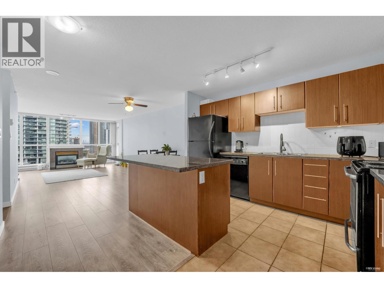 1607 2138 Madison Avenue, Burnaby, British Columbia V5C 6T6 - Photo 1 - R3156593