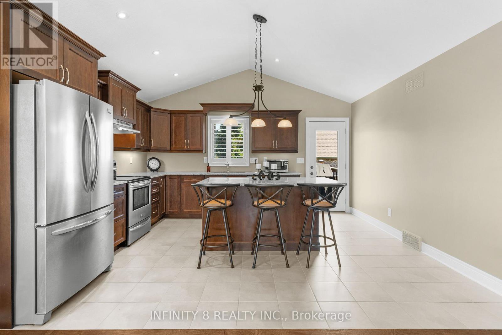 10 Sapphire Court, St. Catharines, Ontario  L2M 0A4 - Photo 10 - X13698746