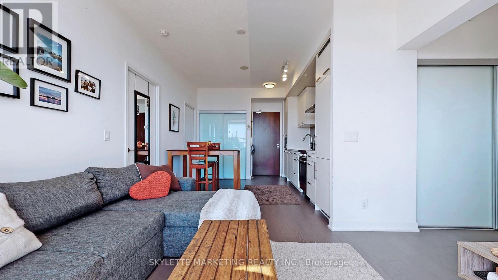 N614 - 120 Bayview Avenue, Toronto, Ontario  M5A 0G4 - Photo 2 - C13698748