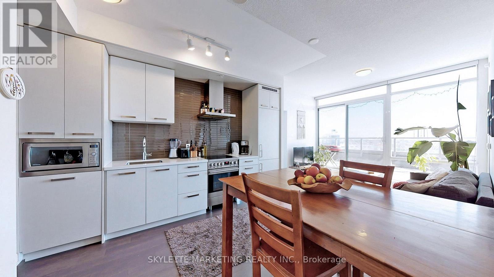 N614 - 120 Bayview Avenue, Toronto, Ontario  M5A 0G4 - Photo 4 - C13698748