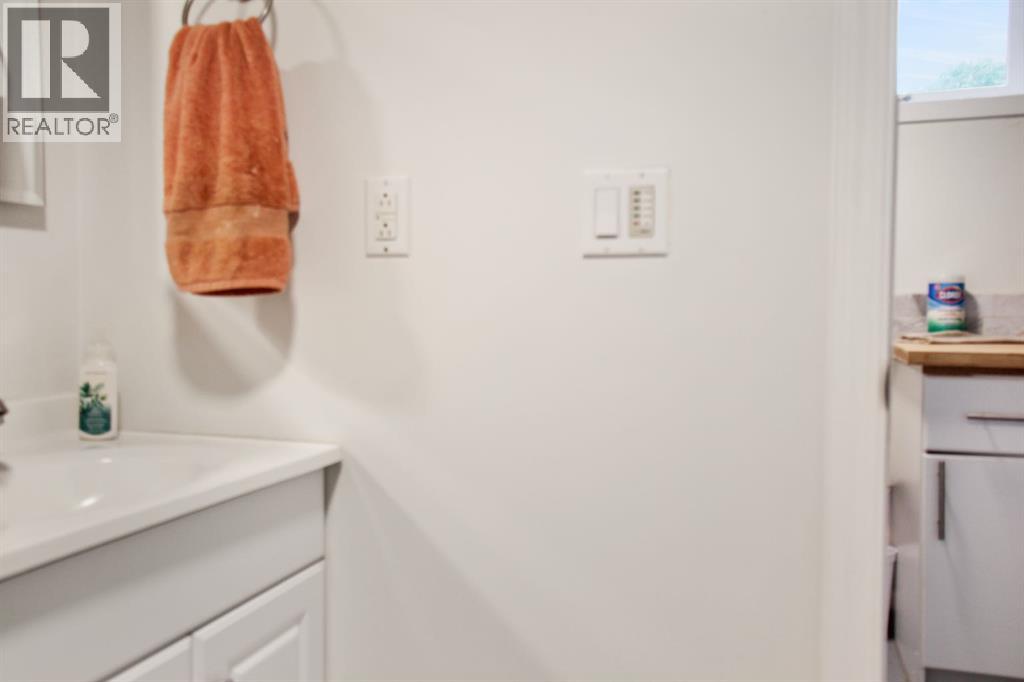 216 Sanden Street, Bawlf, Alberta  T0B 0J0 - Photo 23 - A2338841